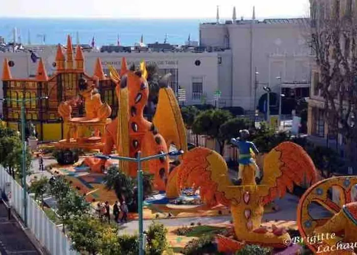 Monaco # - 4 Persons - Hypercenter - Private Parking - Clim - Full Renovated - Fast Wifi * مينتون
