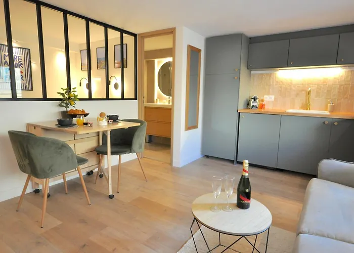 Monaco # - 4 Persons - Hypercenter - Private Parking - Clim - Full Renovated - Fast Wifi شقة