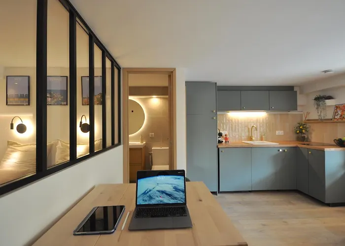 Monaco # - 4 Persons - Hypercenter - Private Parking - Clim - Full Renovated - Fast Wifi * مينتون