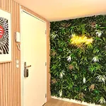 F1 Gp Monaco # - 4 Persons - Hypercenter - Private Parking - Clim - Full Renovated - Fast Wifi Menton
